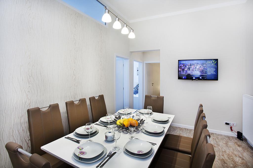 דירות פראג Celebration Flat By Ruterra חדר תמונה