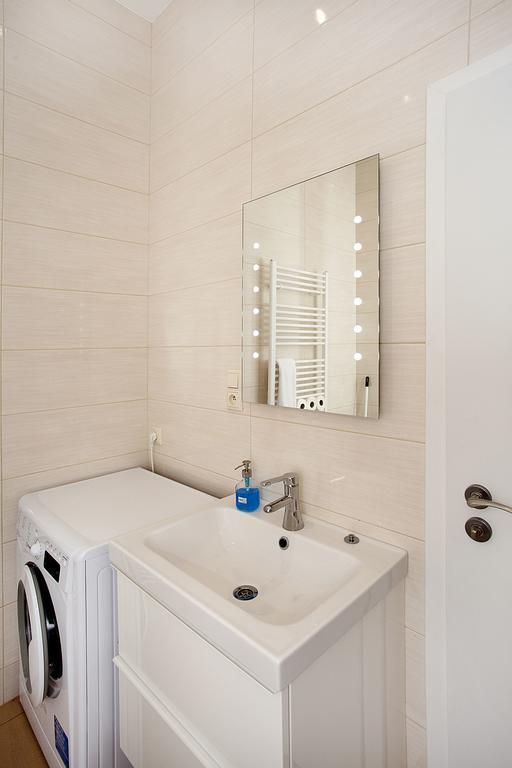 דירות פראג Celebration Flat By Ruterra חדר תמונה