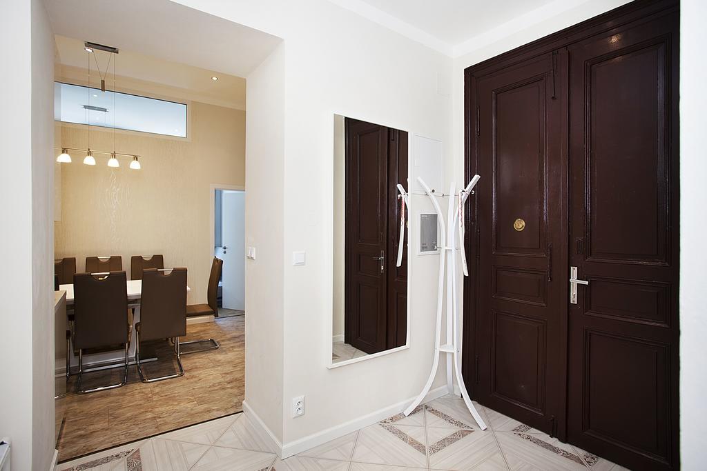 דירות פראג Celebration Flat By Ruterra חדר תמונה