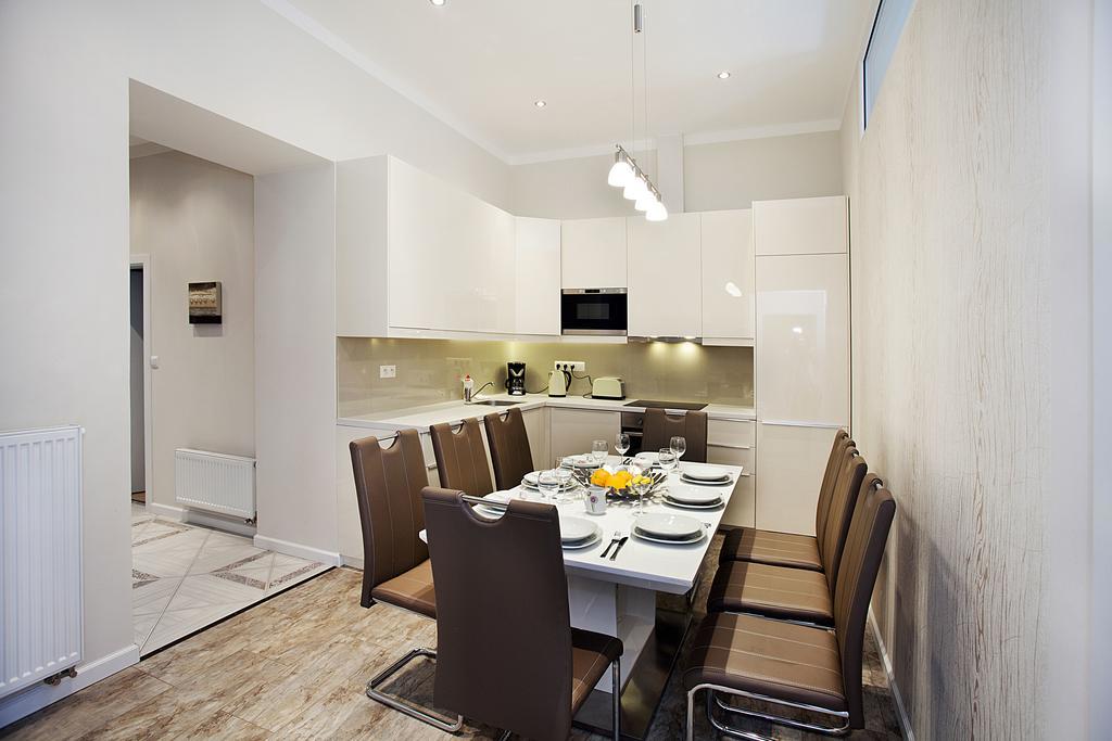 דירות פראג Celebration Flat By Ruterra חדר תמונה